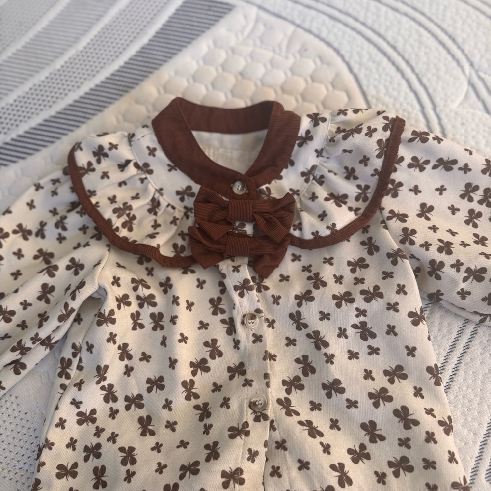 Brown and White Floral Baby Outfit - Picture 2 of 3
